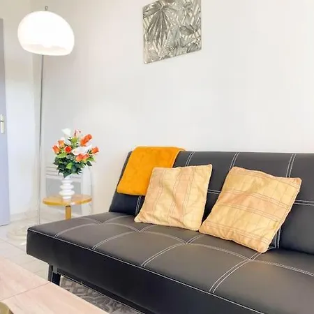 T2 - Coudouliere - Piscine - Wifi - Parking דירה