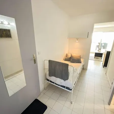 T2 - Coudouliere - Piscine - Wifi - Parking *