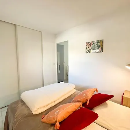 T2 - Coudouliere - Piscine - Wifi - Parking Apartment